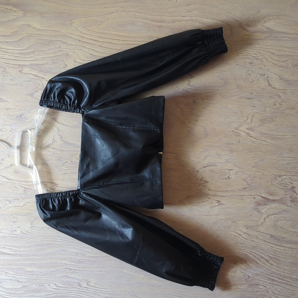 7 FOR ALL MANKIND Faux Leather Blouson Sleeve Crop Top in Black Size Small - Picture 3 of 11